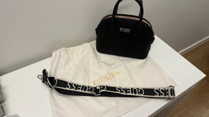 Bolsa Guess em perfeito estado 
