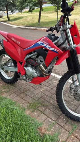 CRF 250 F - MUITO CONSERVADA 