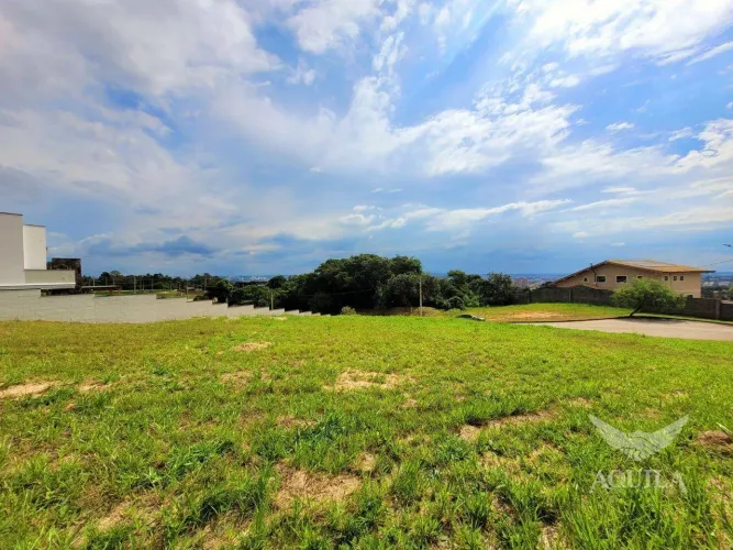 TERRENO COM 1143 m² NO CONDOMÍNIO TEREZA MARIA - SOROCABA