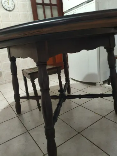 Mesa de madeira maciça