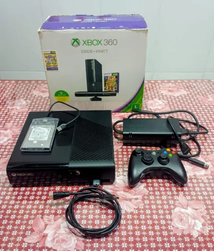 XBOX 360 + 80 JOGOS + 1 CONTROLE ORIGINAL