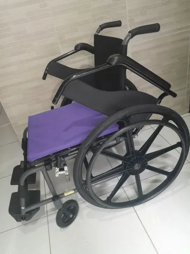 Cadeira de rodas confortável em 05x no cartão! 