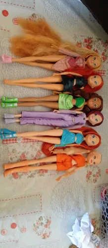 BONECAS WINX CHARMIX (2 ORIGINAIS + 4 CUSTOMIZADAS) LEIA A DESCRIÇÃO