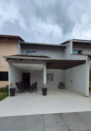 Sobrado a venda no condomínio Villas do Bosque