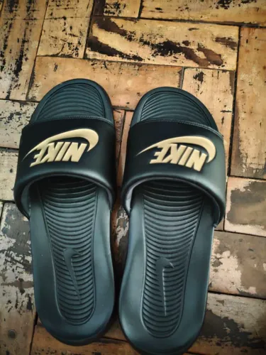 chinelo Nike