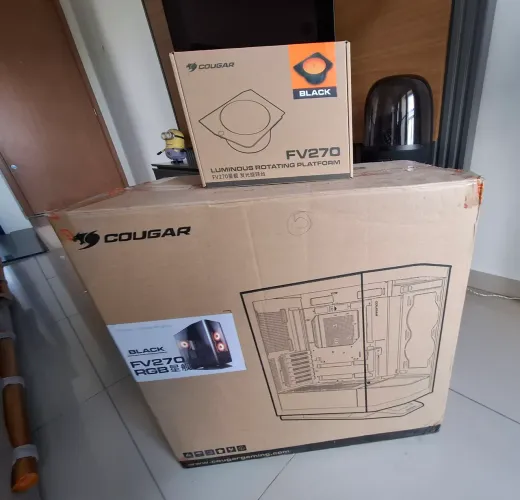 Gabinete Cougar FV270 RGB + Plataforma Giratória RGB