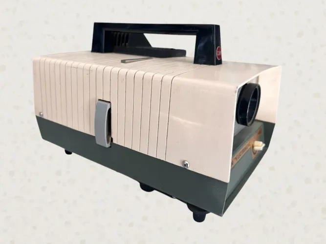 projetor de slides vintage Cabin Electromatic.