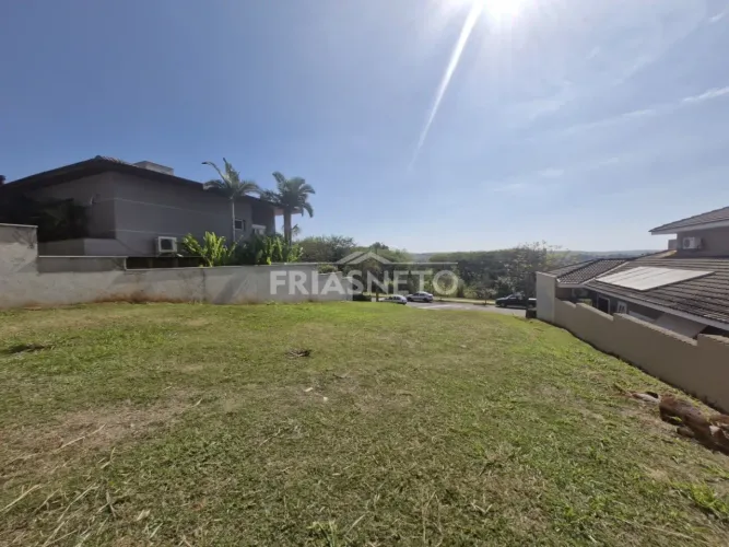 Terreno à venda no condomínio Monte Alegre