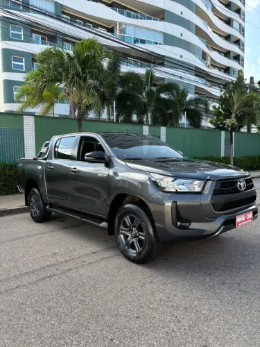 Toyota Hilux CD SR 4X4 2.8 TDI Diesel Aut. 2025