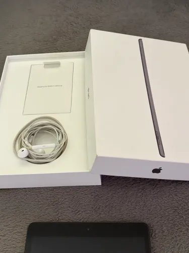 iPad 7ª Geração 32GB Apple - Cinza Espacial - Impecável