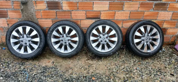 Vendo jogo de roda original civic g8