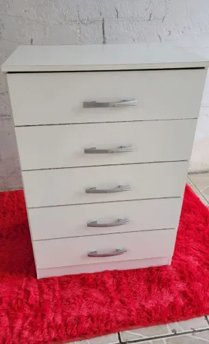 Cômoda 5 gavetas 