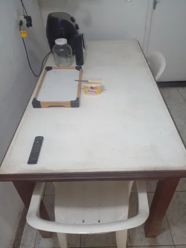 Mesa de madeira sucupira estruturada para tampo de granito ou vidro .