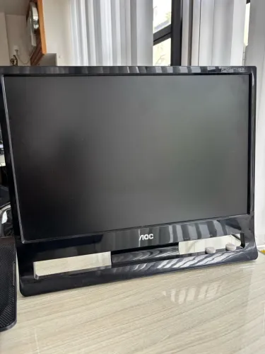 Monitor LCD AOC 19?