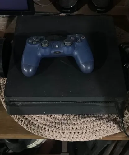 Vendo ps4 1tb + 1 controle