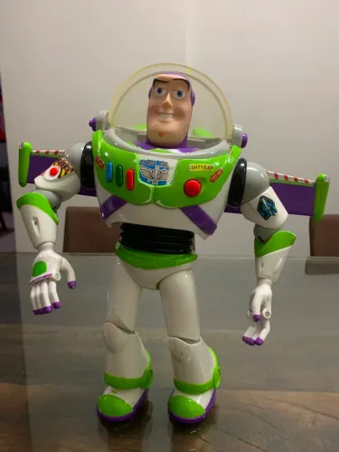 Boneco Buzz Lightyear Oficial Disney Store