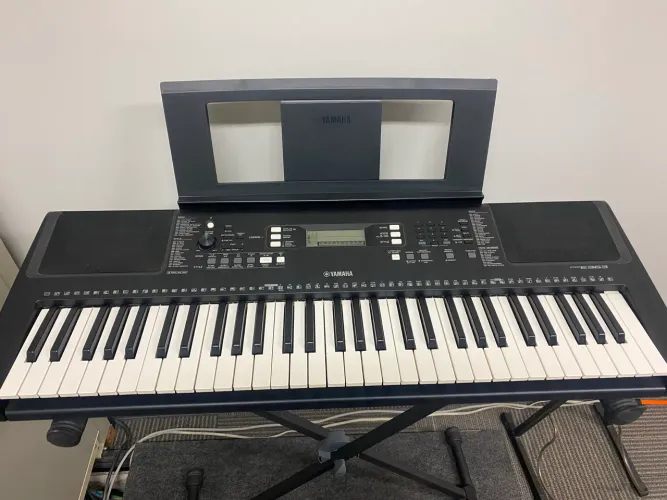 Teclado Yamaha PSR E363 + Suporte + Capa