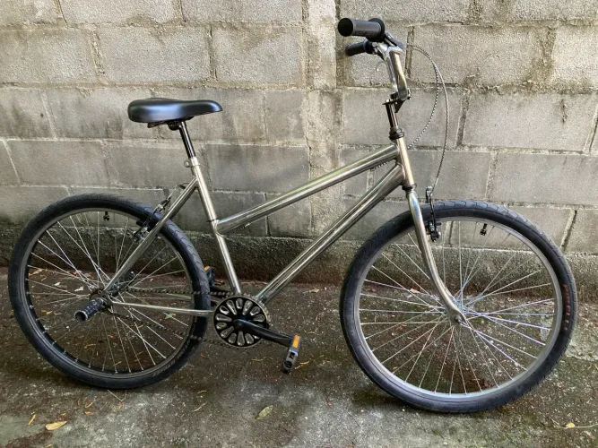 Bicicleta cromada aro 26