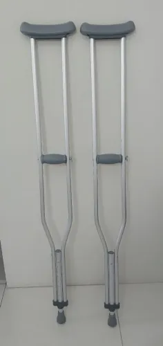 Par de muletas ajustáveis