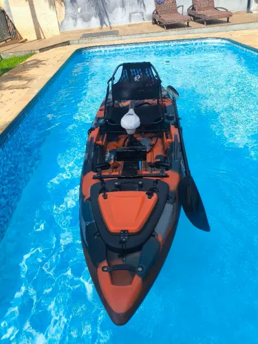 Caiaque Mako 110 com Motor Phantom 54lbs