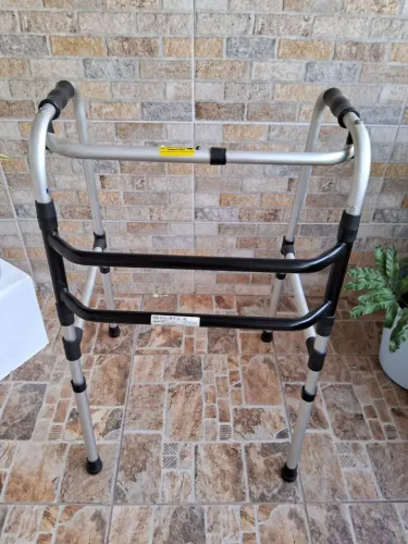 Andador articulado aluminio 3 barras semi novo