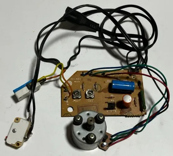 Toca Discos Gradiente DS-20 - Motor, PCI422 e Chaves de Controle