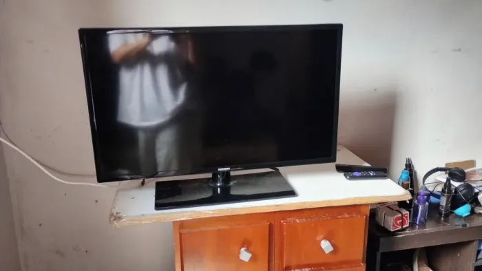 Tv Samsung smarth 32 polegadas vai com o aparelho da Roku tv
