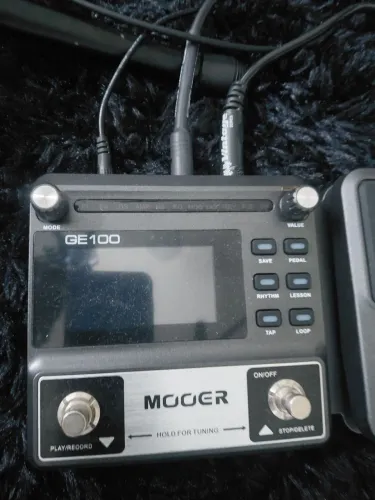 Pedaleira Moeer GE100