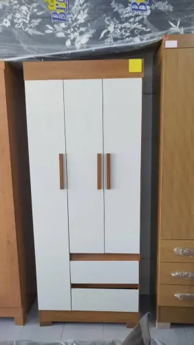 GUARDA ROUPA 3 PORTAS E 2 GAVETAS 