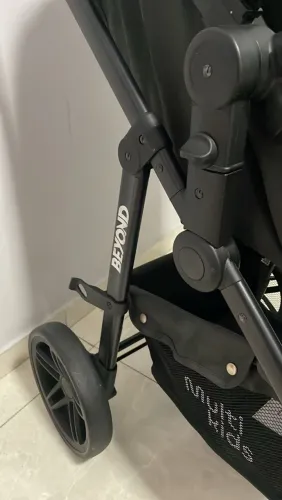 Carrinho de bebê americano
