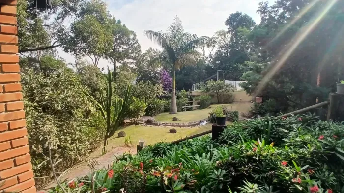 Casa de condomínio para venda tem 440 metros quadrados com 3 quartos