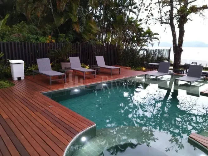 Casa Para Venda na Praia de Juquehy em Condominio Frente ao Mar