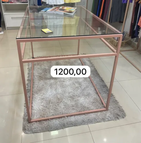Mesa de metalon