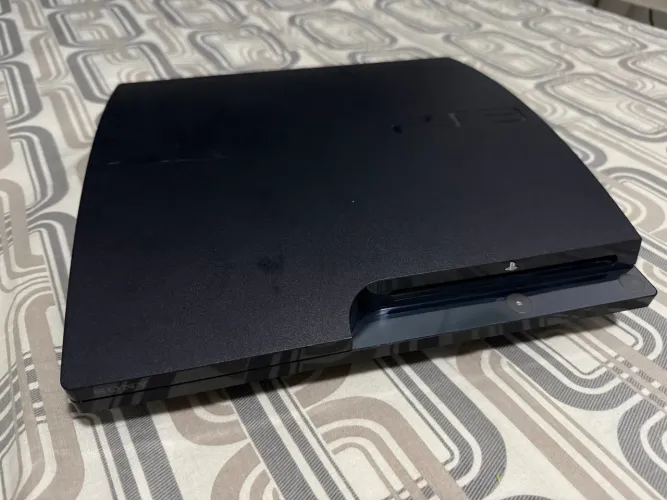PlayStation 3 com Defeito na Placa (Apenas para Retirada de Peças)