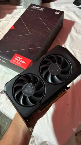 Placa de video AMD RX 7600