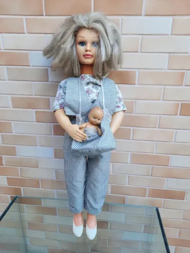 Boneca "Ganha Neném" década de 80 **leia a descrição**