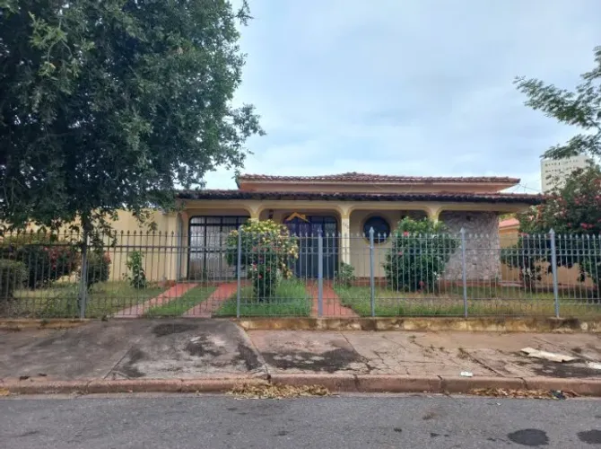 Casa com 3 quarto(s) no bairro Cidade Alta em Cuiabá - MT