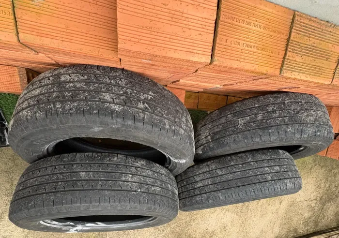 Pneus semi novos