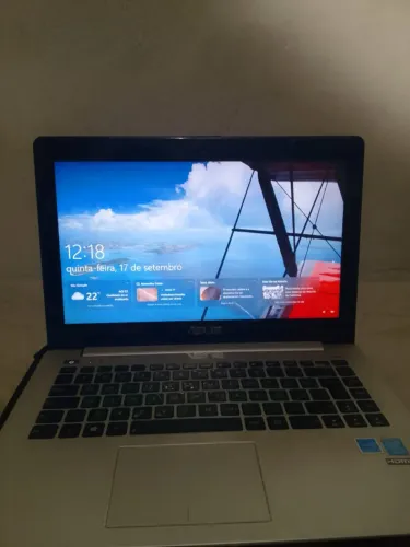 notebook ASUS VivoBook S451LA, com processador Intel Core i5 e 8 GB de RAM