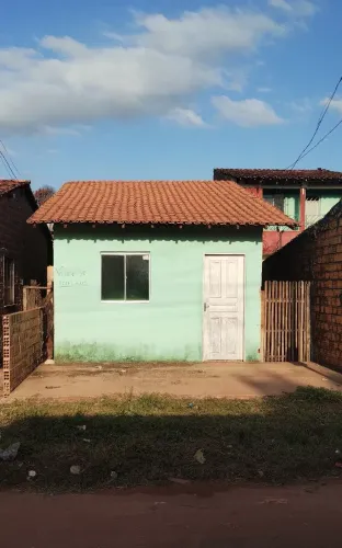 Casa bem localizada