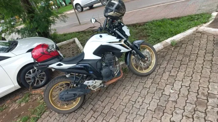 FAZER250 2024 modelo 2025 CONNECTED 19000KM, UNICO DONO. 