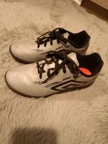 Chuteira umbro Society 34