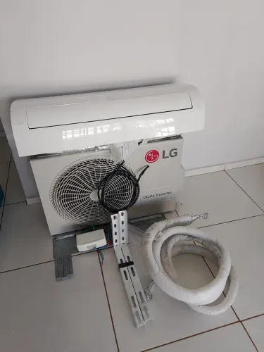 AR CONDICIONADO LG DUEL INVERTER 12 MIL BTUS.