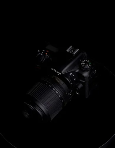 Kit Câmera Nikon D7500 + lente e caixa
