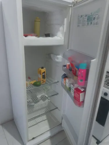 bedo uma geladeira