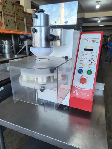 Maquina De Salgados E Doces Degust Plus Digital Rimaq 5.000 salgados Ótimo Estado.