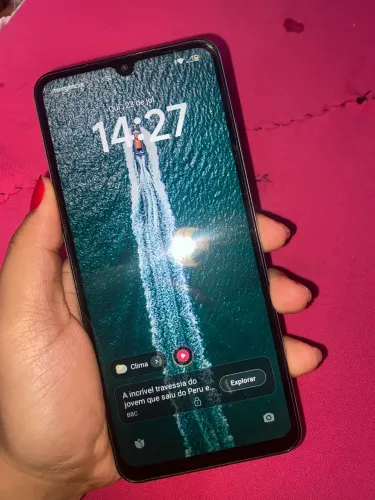 vende-se esse celular semi novo