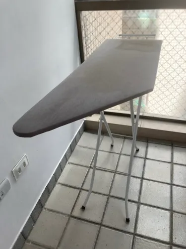 Tabua de Passar Roupa Com Suporte para Ferro