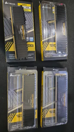 Memória RAM Corsair Vengeance DDR4 32GB (4x8) 3200mhz CL16 (sem RGB)
