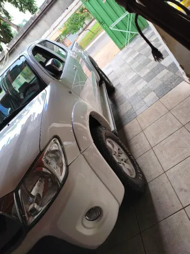 Toyota Hilux CD SRV D4-d 4X4 3.0 TDI Diesel AUT 2011